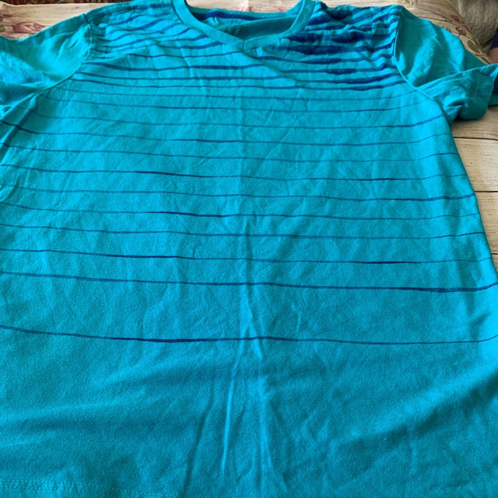 2 tee Shirts - Picture 2 of 2